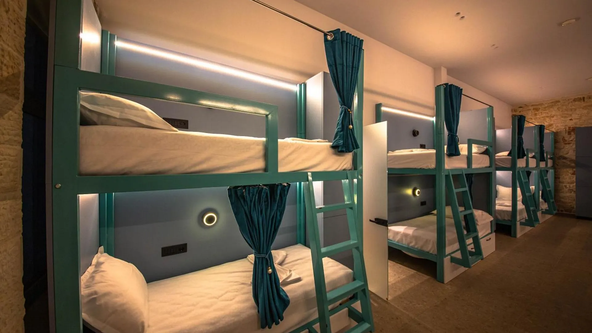 Vega 43 Hostel Sarandë