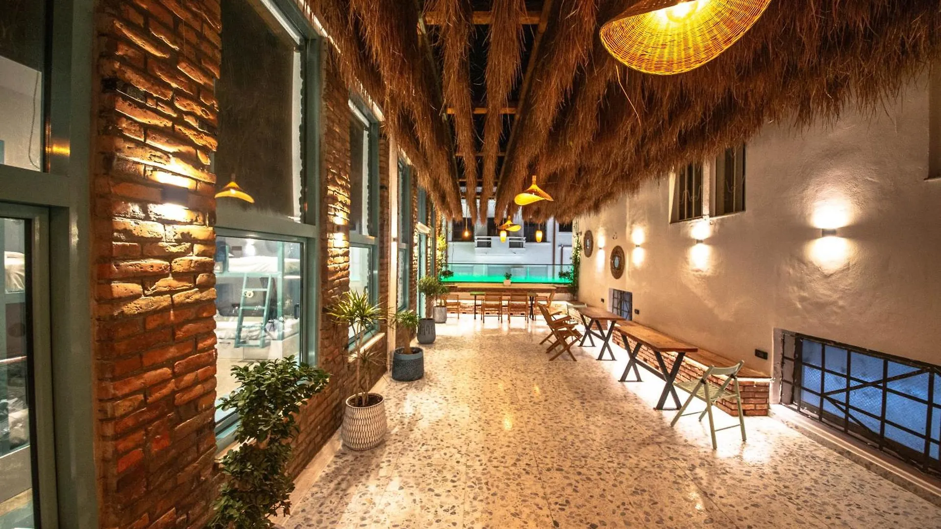 Vega 43 Hostel Sarandë